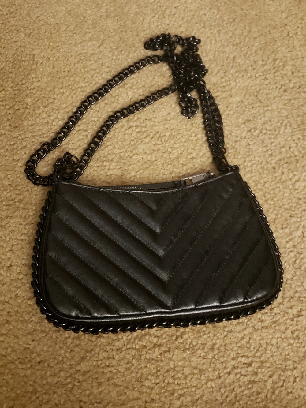 Quilted Chain Shoulder Bag in Black Like New
